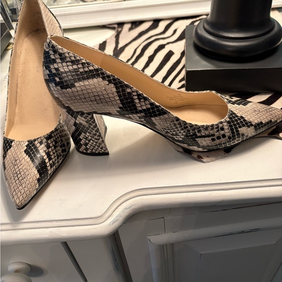 Marc Fisher Women's Snakeskin Pumps - Picture 2 of 3